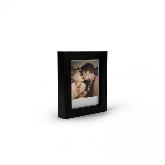 photo frame black 2 min