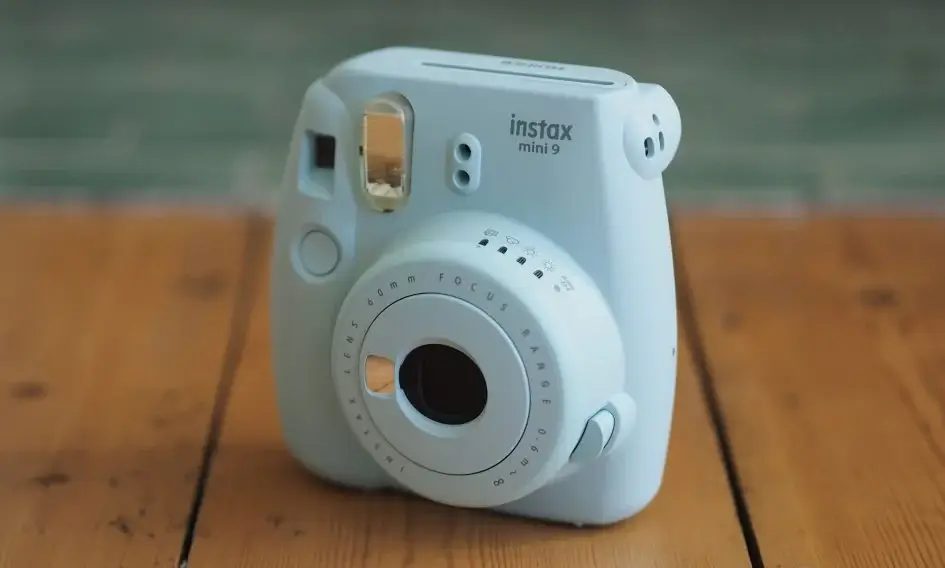 Fujifilm instax mini 9 front 945x568