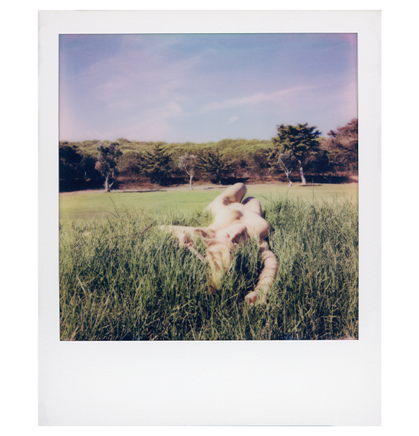 Вихід із тіні в дзеркало свободи: історія автопортретів Ельміри