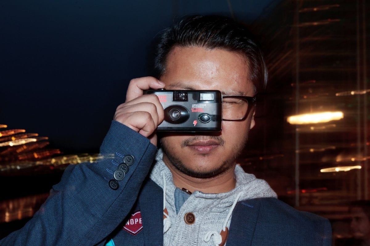 simple use camera bw handheld 001